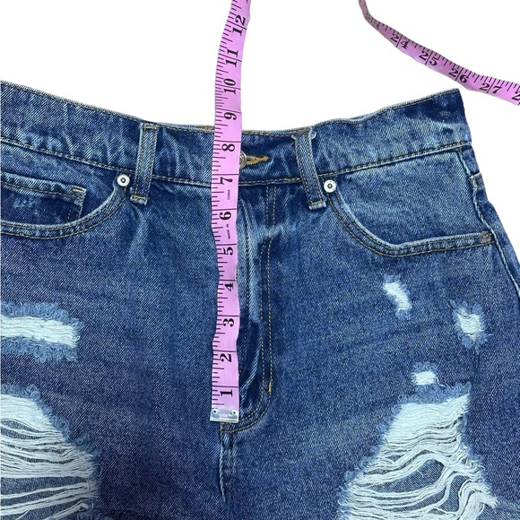 Cute Distressed Denim Shorts Forever 21 Size 30 EUC - Picture 6 of 12
